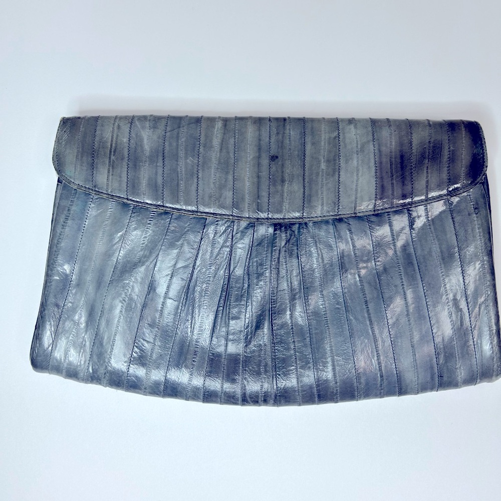 Vintage Good Used Condition 80’s Bluish Grey Genuine Korean Eel Skin Clutch 🇰🇷